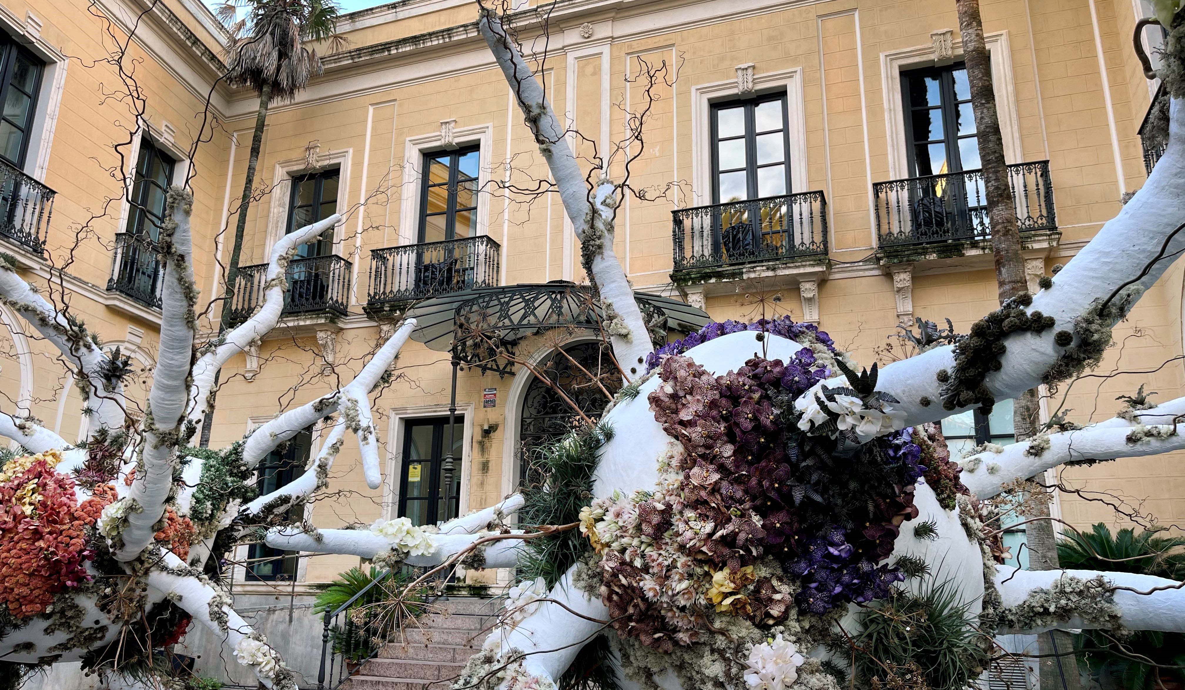 El patio de Vimcorsa acoge una instalación del festival Flora