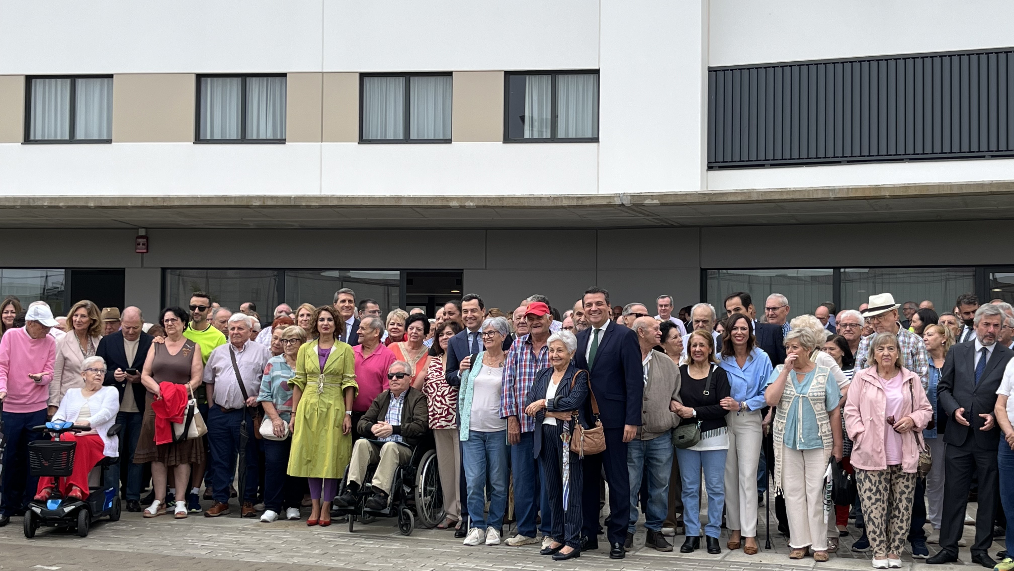Entrega de llaves de la II Fase de los alojamientos de Sama Naharro